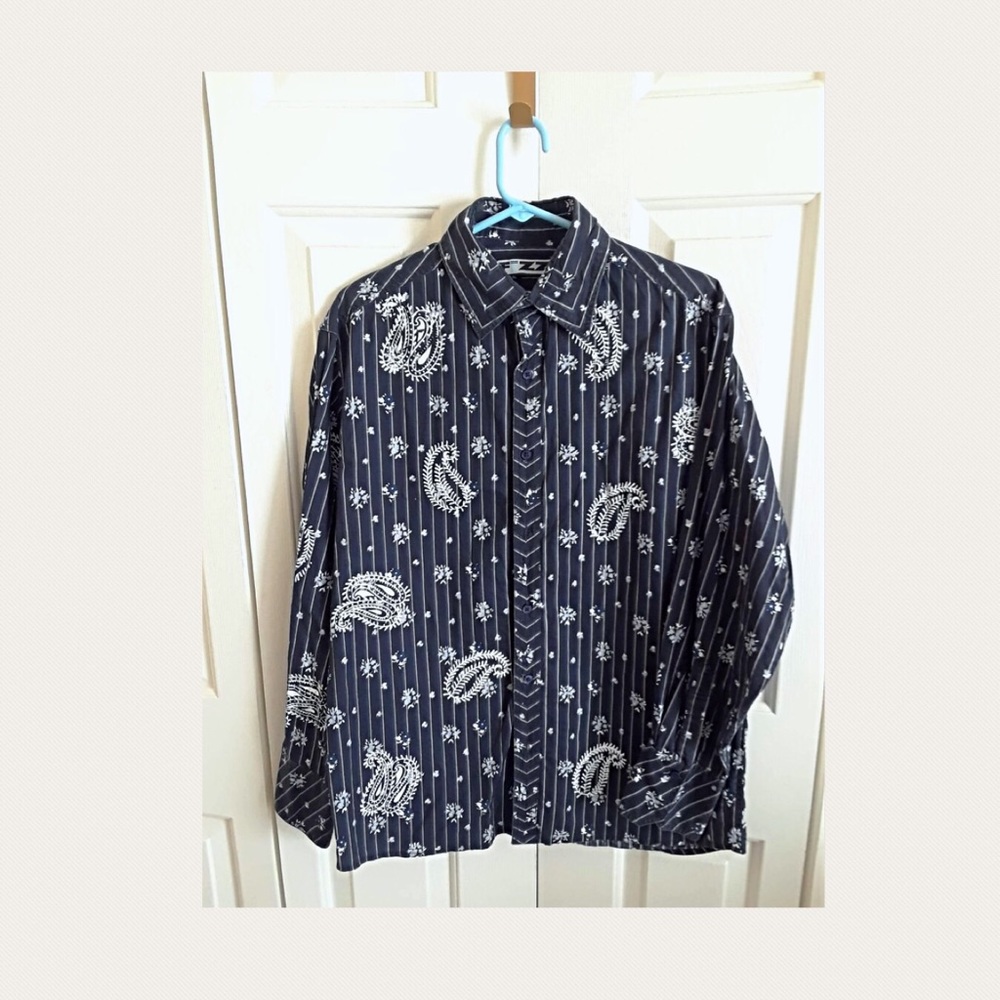 Fizz Long Sleeve Button Down Shirt Size M